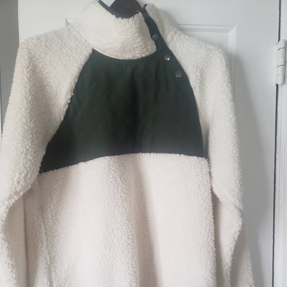 A&F Sherpa jacket/sweater
